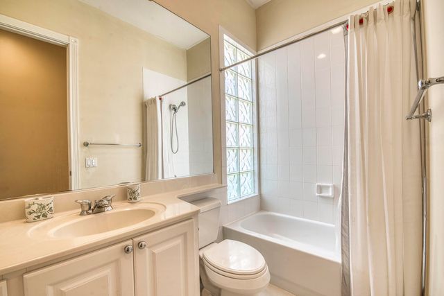8907 Oldham Way, Palm Beach Gardens, FL 33412
