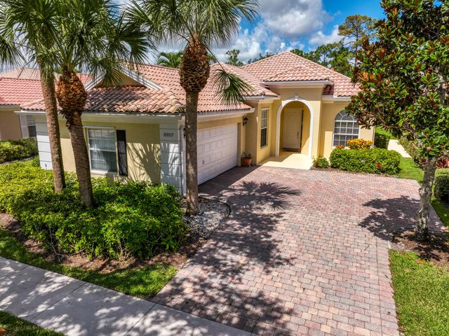 8907 Oldham Way, Palm Beach Gardens, FL 33412