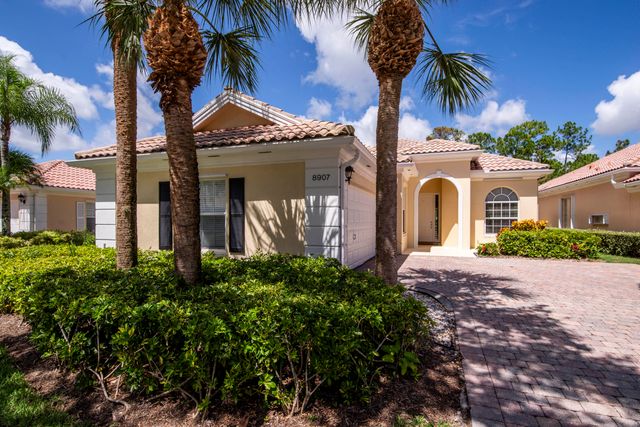 8907 Oldham Way, Palm Beach Gardens, FL 33412