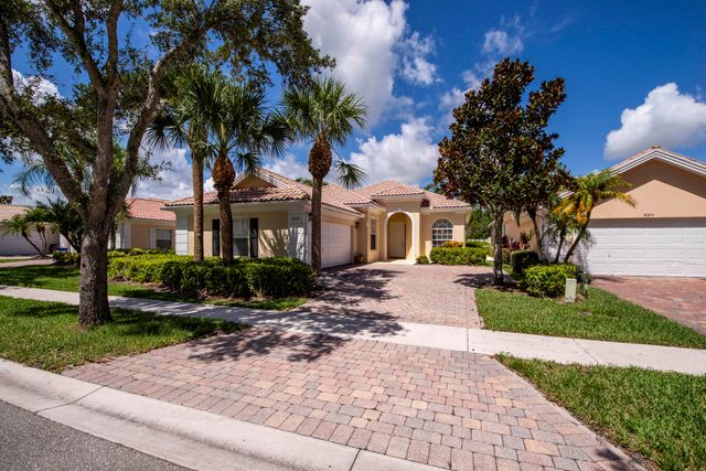 8907 Oldham Way, Palm Beach Gardens, FL 33412
