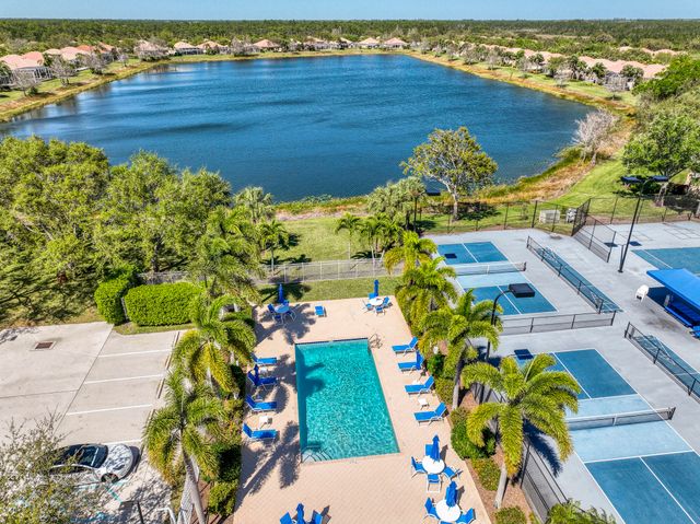 8907 Oldham Way, Palm Beach Gardens, FL 33412