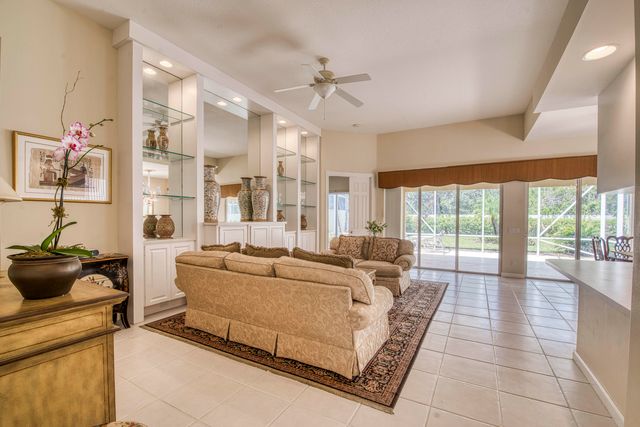 8907 Oldham Way, Palm Beach Gardens, FL 33412