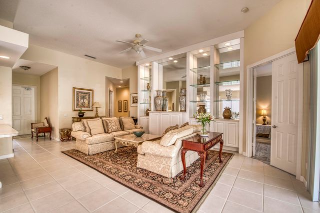 8907 Oldham Way, Palm Beach Gardens, FL 33412