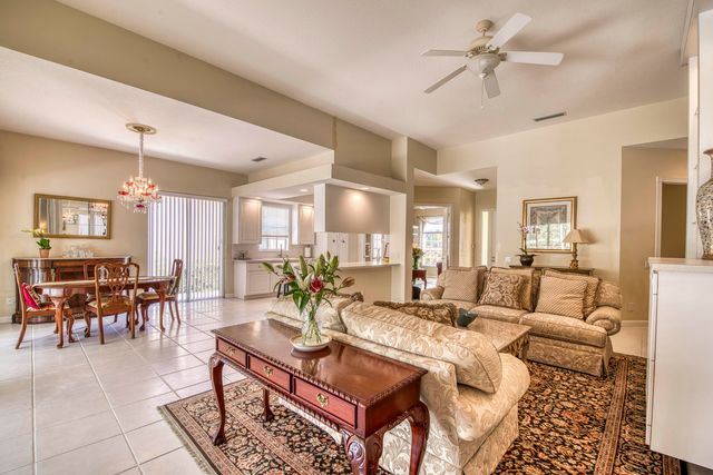 8907 Oldham Way, Palm Beach Gardens, FL 33412