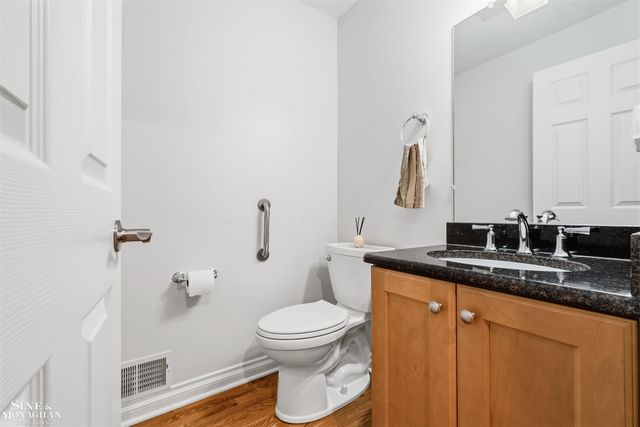 1061 N Renaud Road, Grosse Pointe Woods, MI 48236
