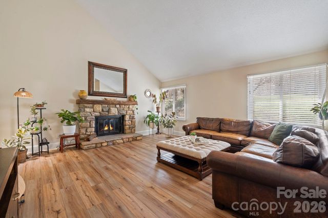 350 21st Avenue Drive NW, Hickory, NC 28601