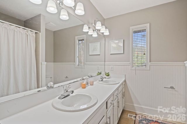 350 21st Avenue Drive NW, Hickory, NC 28601