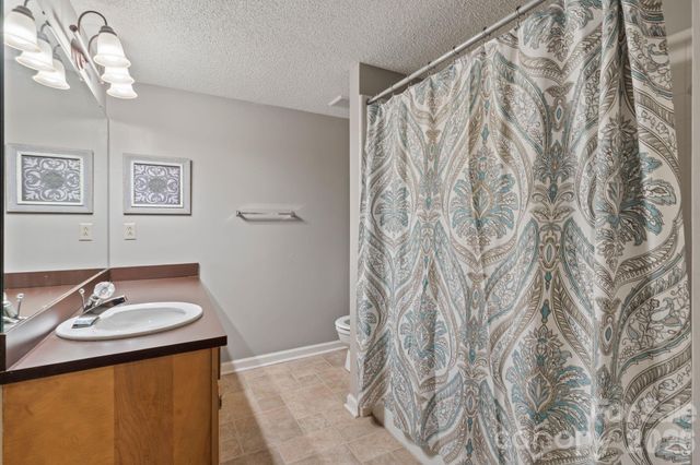 350 21st Avenue Drive NW, Hickory, NC 28601