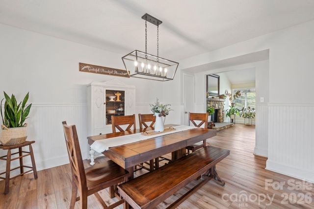 350 21st Avenue Drive NW, Hickory, NC 28601