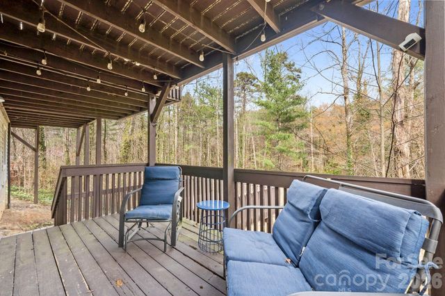 350 21st Avenue Drive NW, Hickory, NC 28601