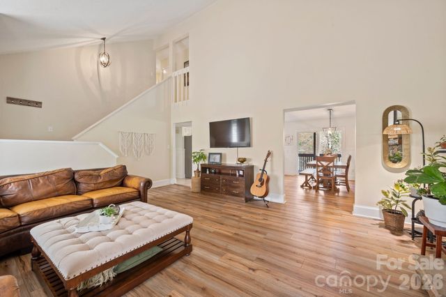 350 21st Avenue Drive NW, Hickory, NC 28601