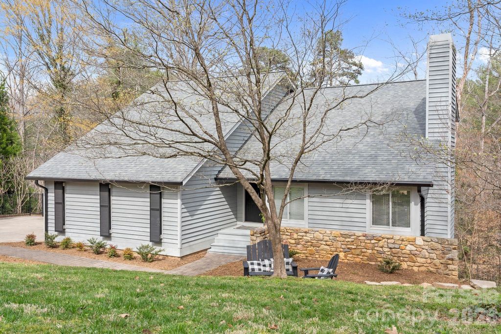 350 21st Avenue Drive NW, Hickory, NC 28601