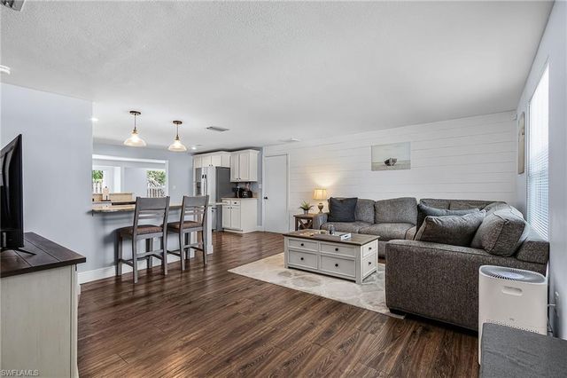 776 Entrada DR S, Fort Myers, FL 33919