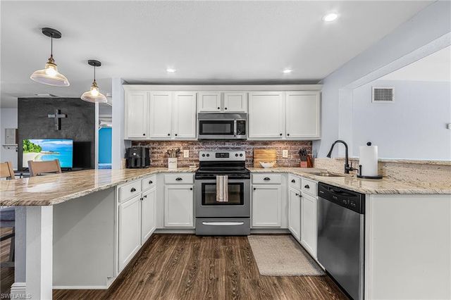 776 Entrada DR S, Fort Myers, FL 33919
