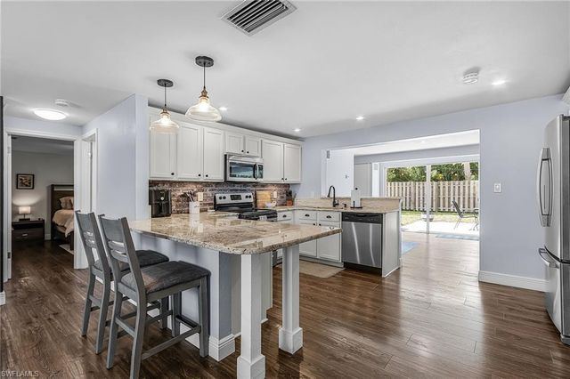 776 Entrada DR S, Fort Myers, FL 33919