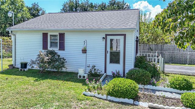 6956 Ashley ST, Hayes, VA 23072