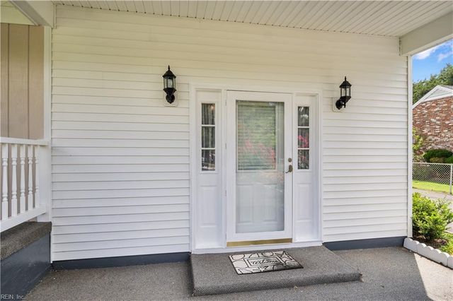 6956 Ashley ST, Hayes, VA 23072