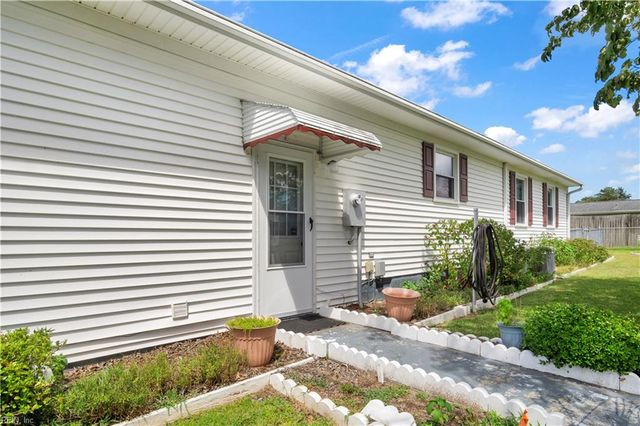 6956 Ashley ST, Hayes, VA 23072