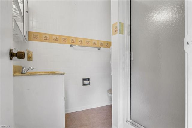 6956 Ashley ST, Hayes, VA 23072