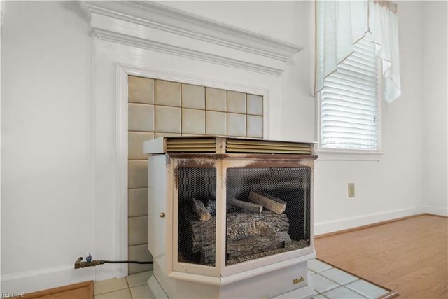 6956 Ashley ST, Hayes, VA 23072