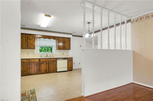6956 Ashley ST, Hayes, VA 23072