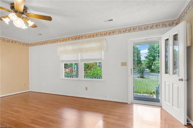 6956 Ashley ST, Hayes, VA 23072