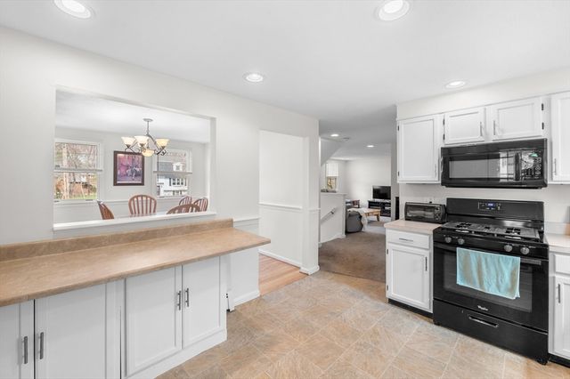 2 Rhode Island Rd, Wilmington, MA 01887