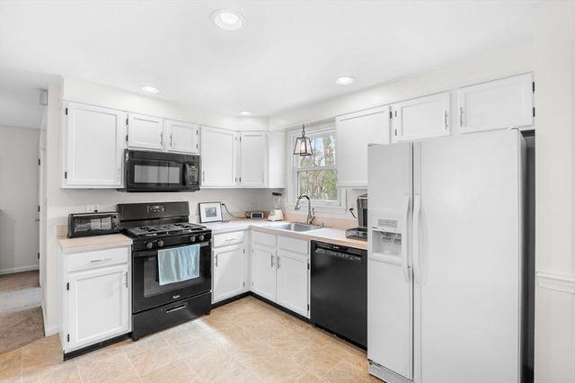 2 Rhode Island Rd, Wilmington, MA 01887