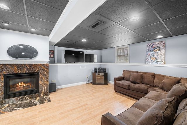 2 Rhode Island Rd, Wilmington, MA 01887