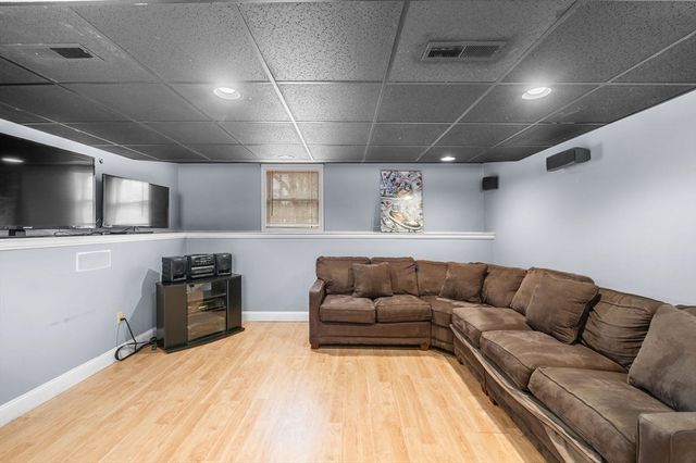 2 Rhode Island Rd, Wilmington, MA 01887