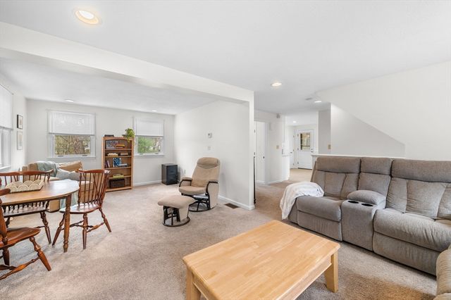 2 Rhode Island Rd, Wilmington, MA 01887