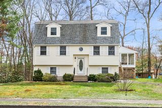 2 Rhode Island Rd, Wilmington, MA 01887