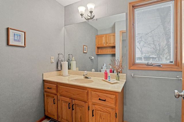 3704 N Smyser Ct, Wichita, KS 67204