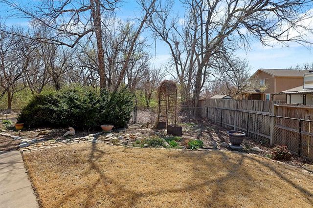 3704 N Smyser Ct, Wichita, KS 67204