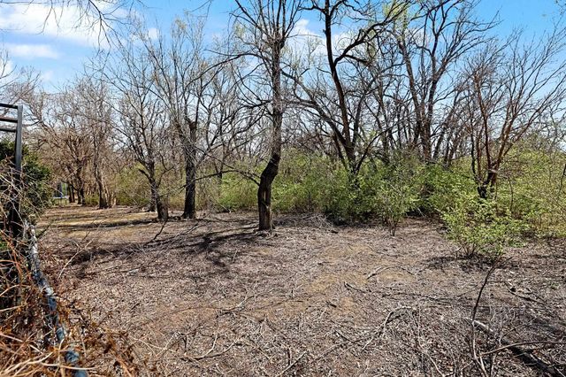 3704 N Smyser Ct, Wichita, KS 67204