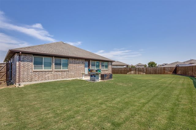 1404 Rosebush Road, Aubrey, TX 76227