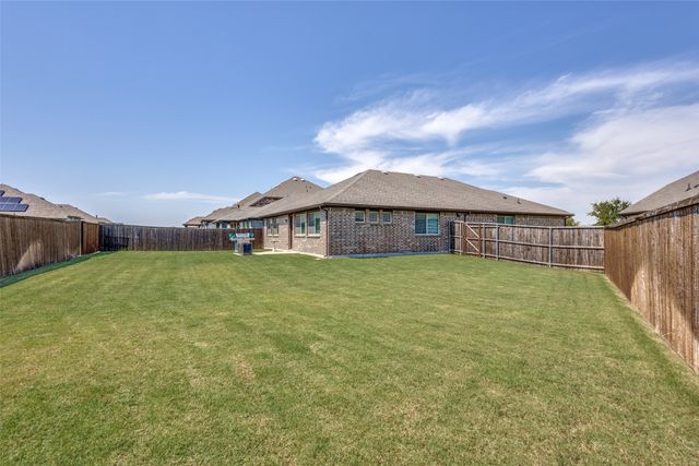 1404 Rosebush Road, Aubrey, TX 76227