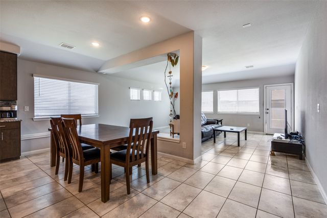 1404 Rosebush Road, Aubrey, TX 76227