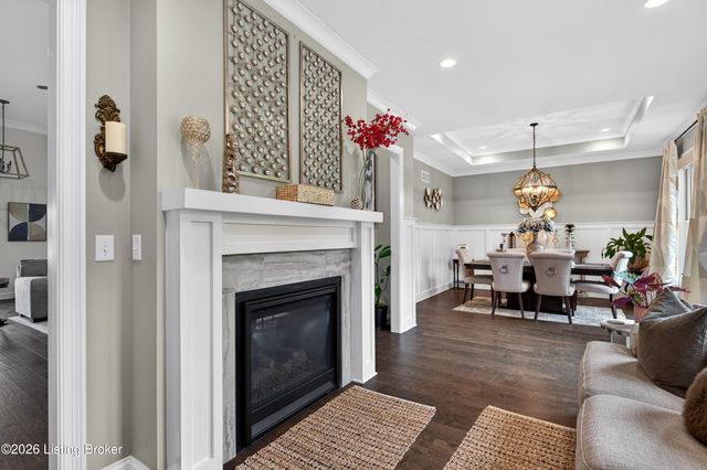 216 Locust Park Pl, Louisville, KY 40245
