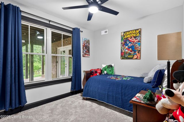 216 Locust Park Pl, Louisville, KY 40245