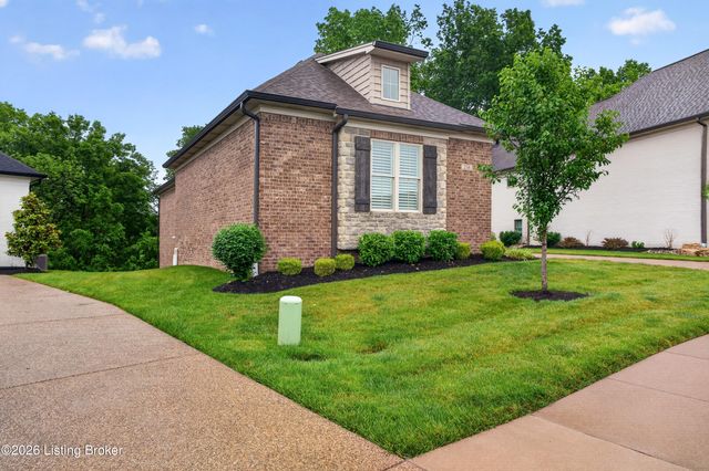 216 Locust Park Pl, Louisville, KY 40245