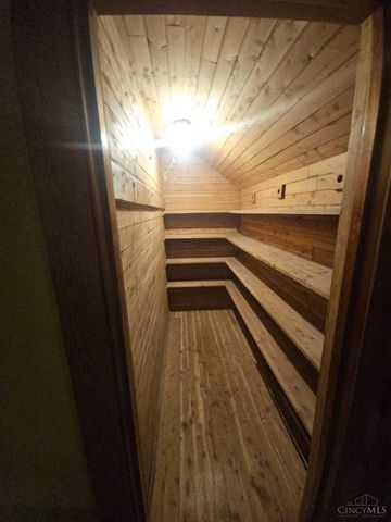 3936 Dickson Avenue, Cincinnati, OH 45229