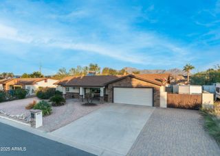 657 S COPPER Drive, Apache Junction, AZ 85120