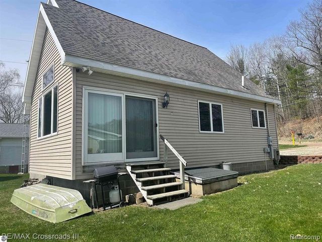 7527 Cove Road, Hale, MI 48739