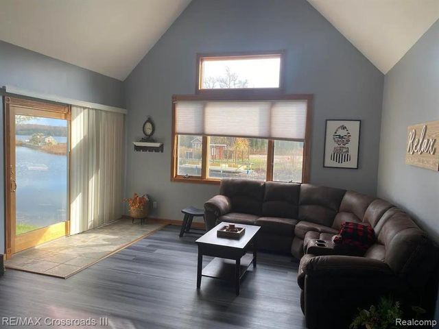 7527 Cove Road, Hale, MI 48739