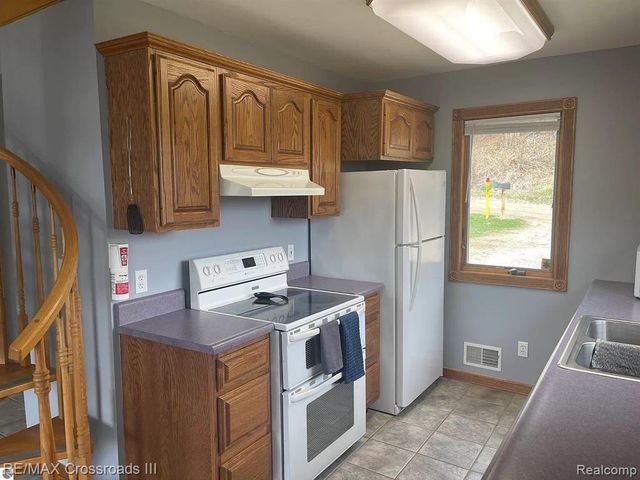 7527 Cove Road, Hale, MI 48739