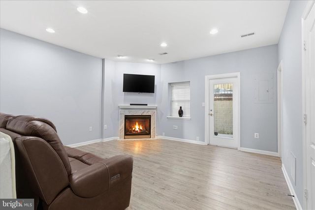 13584 FLYING SQUIRREL DR, Herndon, VA 20171