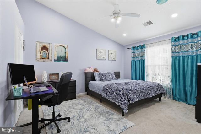 13584 FLYING SQUIRREL DR, Herndon, VA 20171