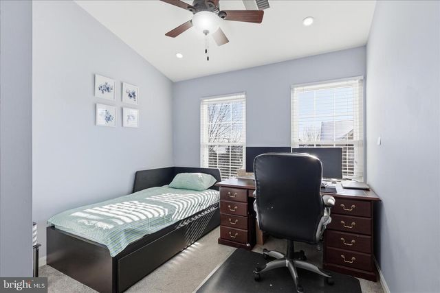 13584 FLYING SQUIRREL DR, Herndon, VA 20171