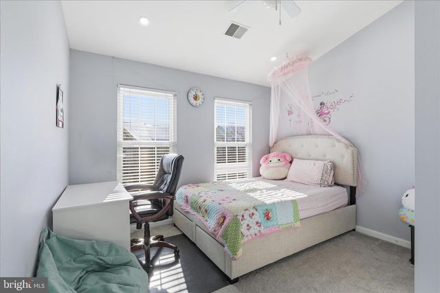 13584 FLYING SQUIRREL DR, Herndon, VA 20171